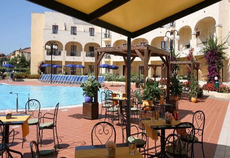 Blu Hotel Morisco 카니지오네 외부 사진